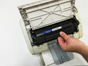 Как правильно вставить картридж в принтер пошаговая инструкция